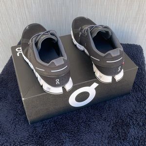 ON Men’s Cloud Low Top Sneakers